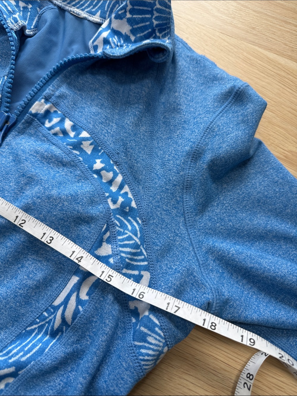 Lululemon Women's Zip-Front Active Jacket with Patterned Trim - Picture 4 of 11